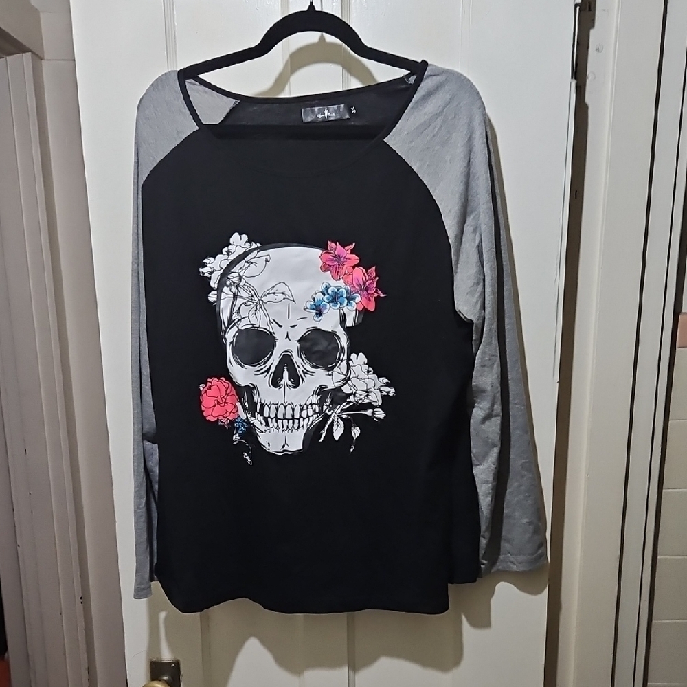 Skull Graphic Long Sleeve Shirt - Black and Gray